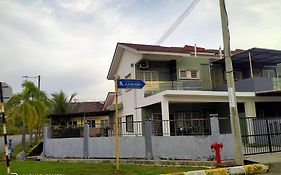 Sri Manik Homestay Tanjung Karang